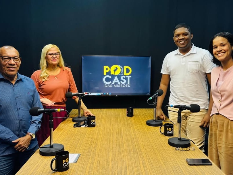 Nossos líderes levando a mensagem além dos púlpito!🎙️🔥 No podcast das Missões, eles compartilharam sobre o chamado, desafios e o impacto do evangelho.✨🌍(1)